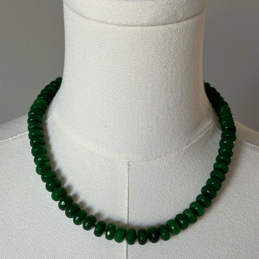 Elegant Green Synthetic Stones Necklace-Jade look.